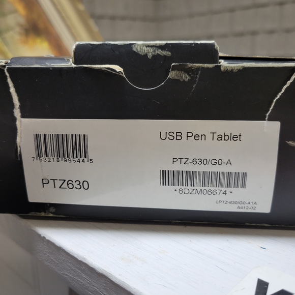 Wacom intuos3 9x12 Graphics Pen Tablet W/ Pen And Mouse - Picture 6 of 12